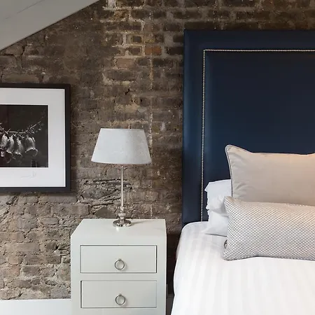 Giles Norman Gallery & Townhouse Кинсэйл