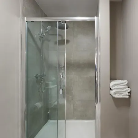 Giles Norman Gallery & Townhouse Pensjonat