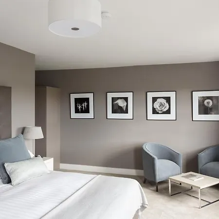 Giles Norman Gallery & Townhouse 4*