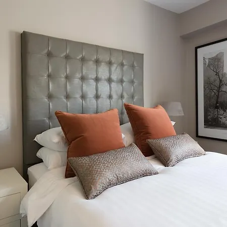 Giles Norman Gallery & Townhouse 4*