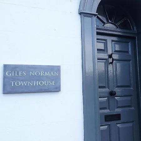 Giles Norman Gallery & Townhouse Guest house