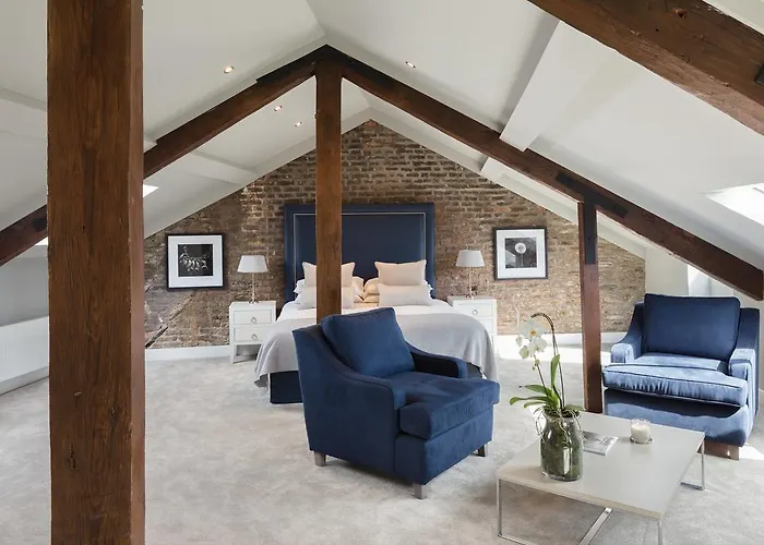 Giles Norman Gallery & Townhouse Kinsale