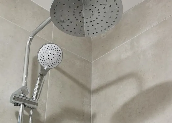 Giles Norman Gallery & Townhouse 4*