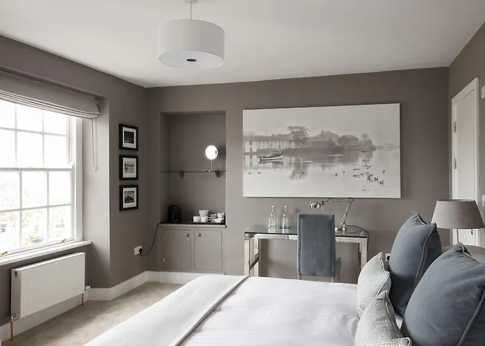 Giles Norman Gallery & Townhouse 4*