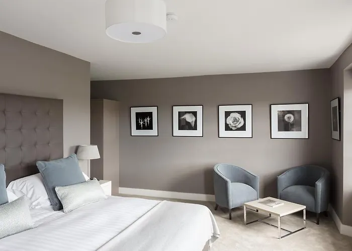 Giles Norman Gallery & Townhouse 4*