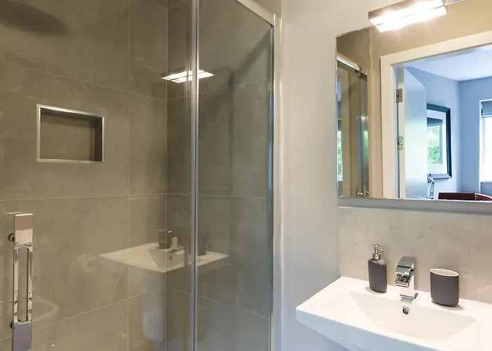 Giles Norman Gallery & Townhouse Kinsale