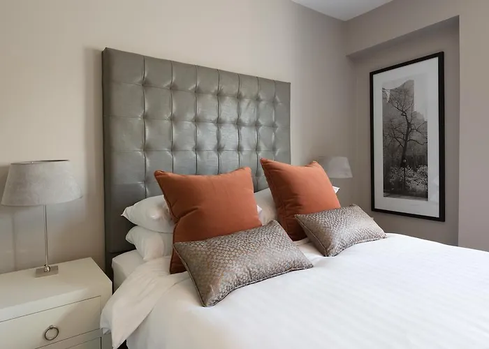 Giles Norman Gallery & Townhouse 4*